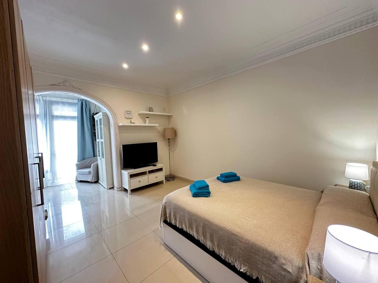 Gran Via Bed & Breakfast *