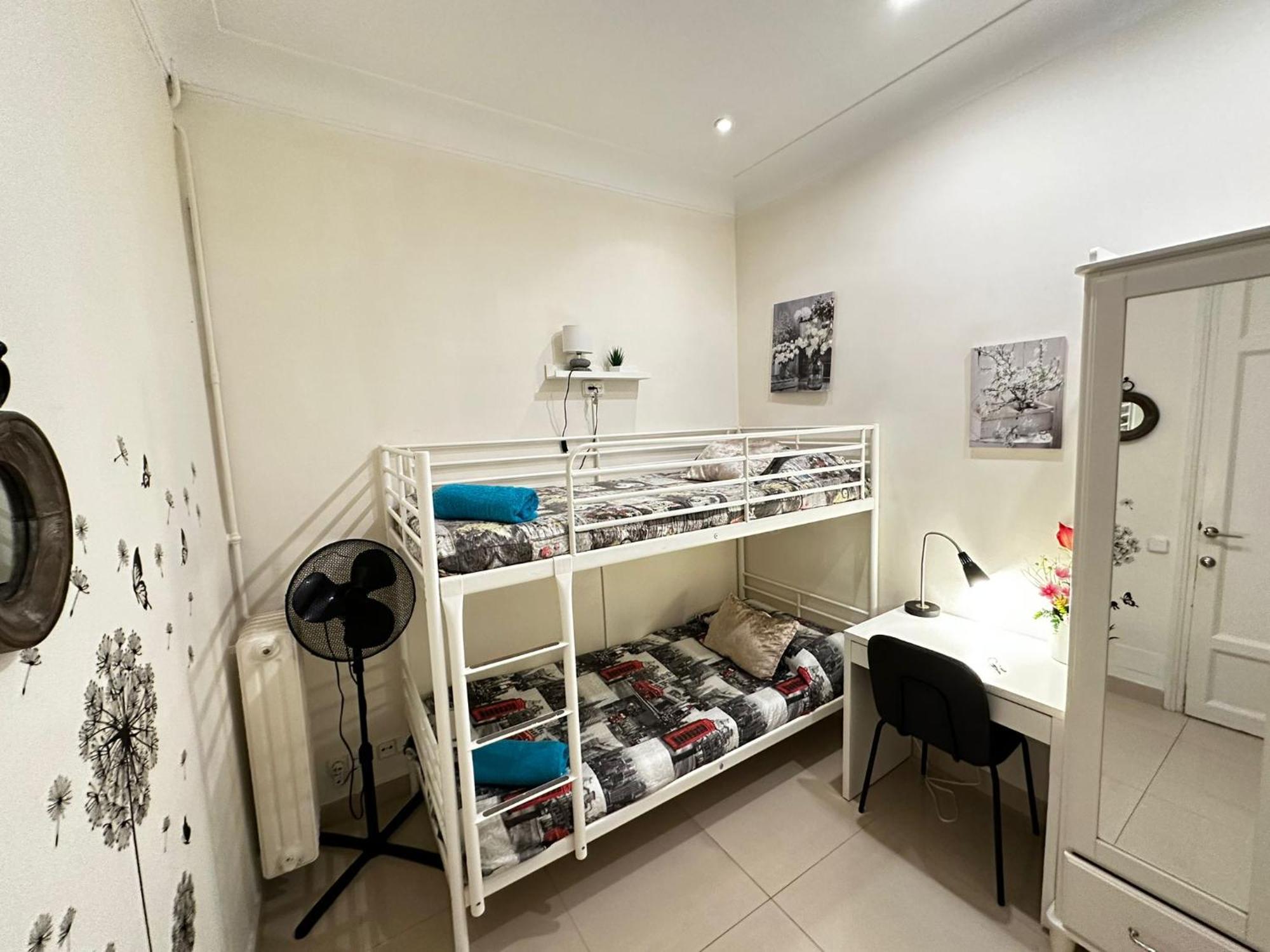 Gran Via Bed & Breakfast Barcelona